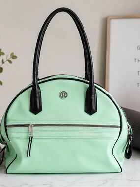 Lululemon Mint Green Gym Duffel Bag | Shoe Compartment | Weekender